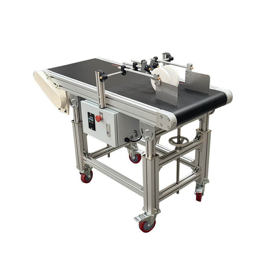 A compact conveyor that fits any working environment. Pair it with one of our friction feeders, and you will get a complete pre-packaging line.